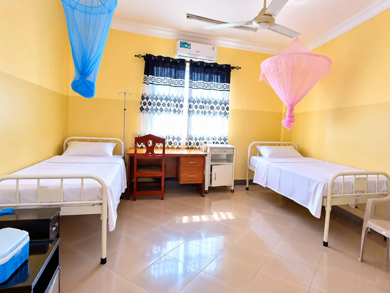 Private ward room with two patient beds