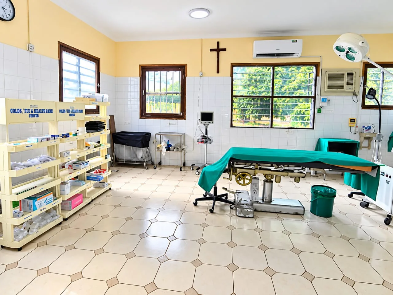 Supplies and operating table in the theatre room
